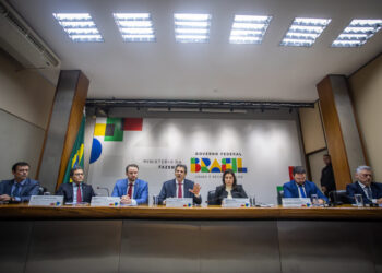 Governo anuncia congelamento de R$ 31,3 bi no orçamento e aumento no IOF