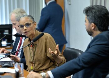 Marina Silva abandona audiência na CI após discussão com senadores