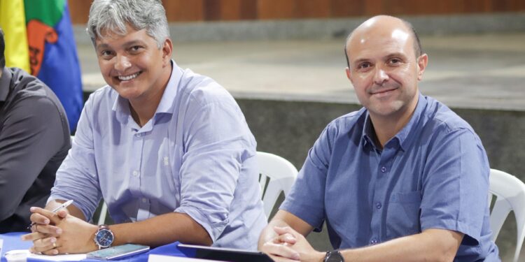 Prefeito Samuel Carvalho reúne secretários e vereadores para fazer balanço do primeiro quadrimestre de 2025