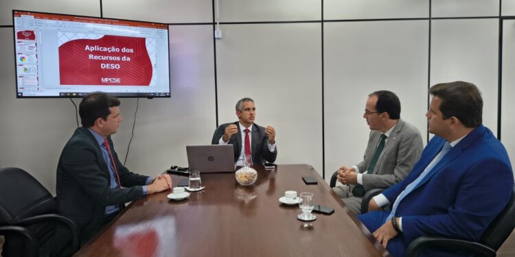 Procurador-geral de Contas mostra diagnóstico dos recursos da outorga do saneamento para deputados estaduais