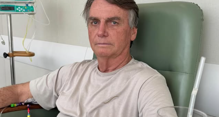 Estável, Bolsonaro deixa UTI, mas segue sem previsão de alta hospitalar
