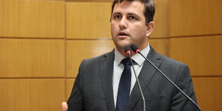 Marcos Oliveira pede mais fiscalização eletrônica para melhoria de tráfego nas estradas