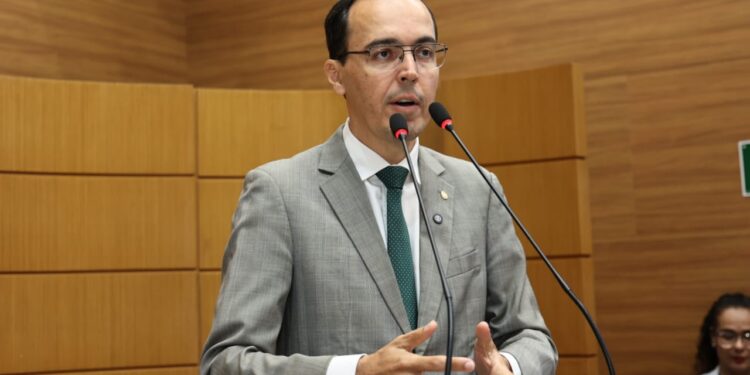 Georgeo comenta decisão judicial sobre suspensão do concurso da PMSE