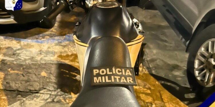 PM prende dois homens suspeitos de furtar uma motocicleta em Nossa Senhora do Socorro
