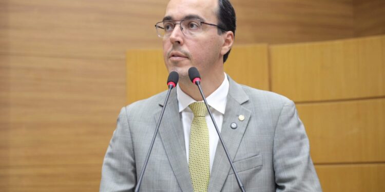 Georgeo Passos propõe convocação do Procurador-Geral de Contas para explicar uso dos recursos da venda da DESO