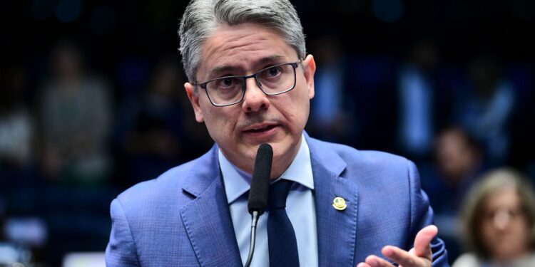 Projeto do senador Alessandro regulamenta a profissão de audiodescritor e promove inclusão de pessoas com deficiência visual