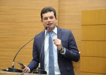 Deputado Paulo Júnior cobra implementação do PCCV dos servidores
