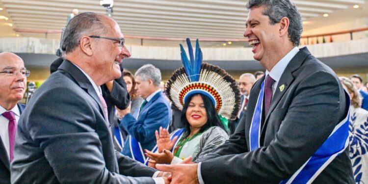 Ministro Márcio Macêdo recebe comenda Rio Branco: “gratidão e senso de responsabilidade”