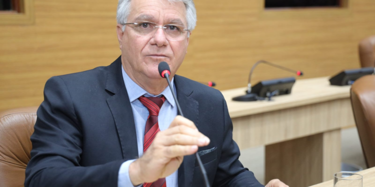 Chico do Correio agradece investimentos no Sertão e defende tarifa especial para produtores de leite