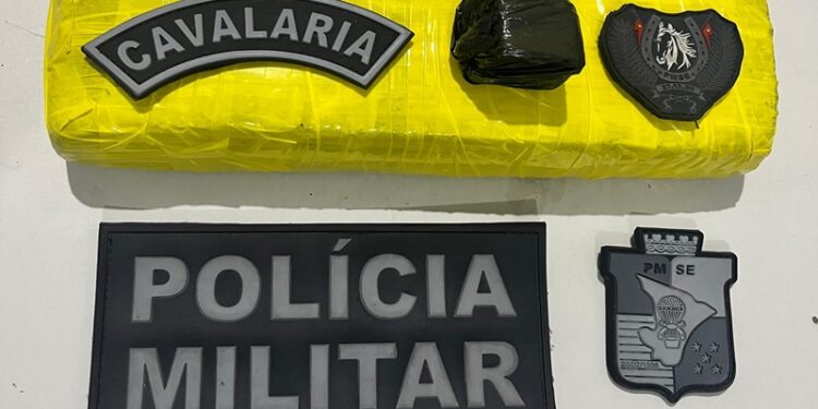 PM apreende tablete de maconha em bairro da Zona Norte da capital