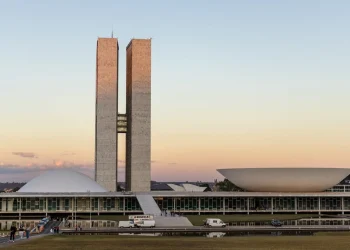 Frentes Parlamentares se manifestam pela derrubada de decreto do IOF