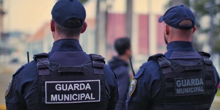 Senado aprova PEC que inclui guardas municipais na segurança pública