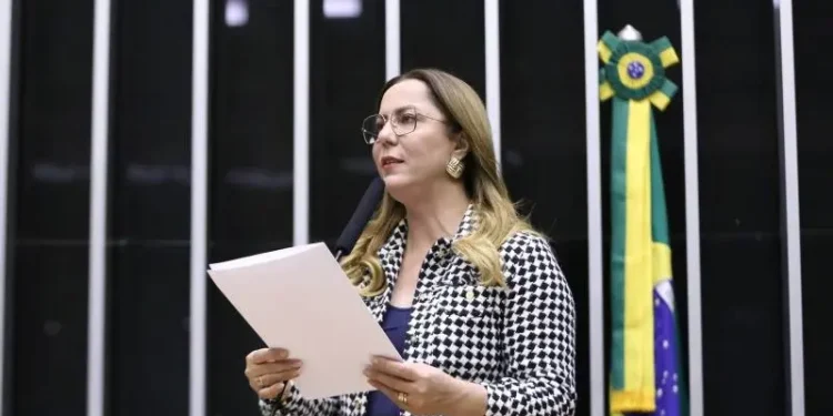 Comissão da Câmara aprova projeto da deputada Delegada Katarina
