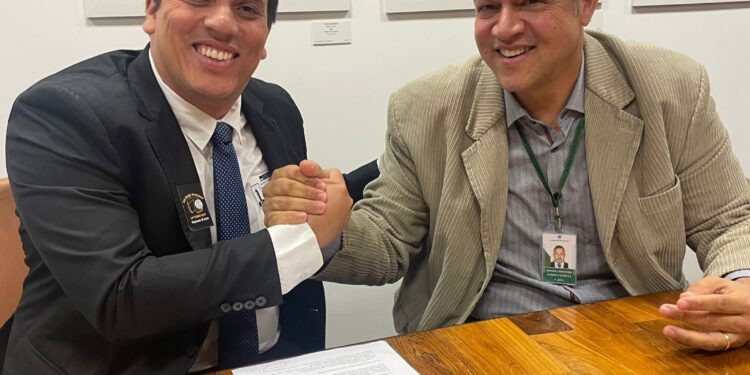 Prefeito de Muribeca assina acordo inédito em Sergipe para melhoramento genético leiteiro