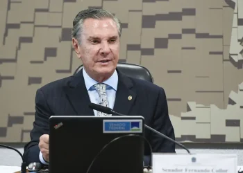 Moraes autoriza Collor a cumprir pena de 8 anos e 10 meses em casa