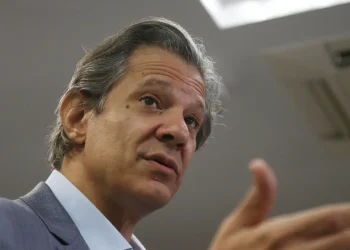 Haddad apresenta a Lula novas medidas fiscais para cumprir meta