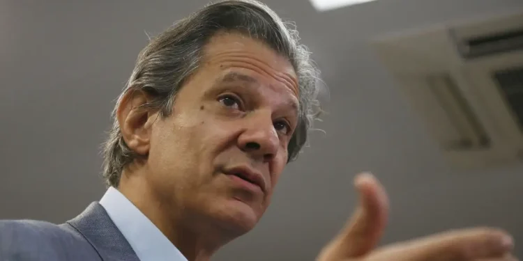 Haddad apresenta a Lula novas medidas fiscais para cumprir meta