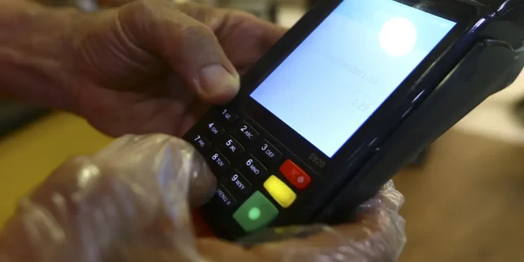 BC limita valores entre registradoras de recebíveis de cartões