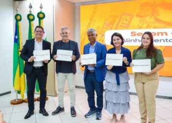 Com foco na unidade, Emília Corrêa alinha comunicação e entrega manual inédito à equipe