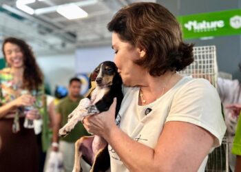 Prefeita Emília Corrêa participa da 3° edição da Campanha de Adoção de Animais