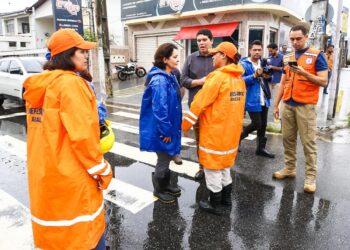 Prefeita Emília Corrêa acompanha ações do Comitê Operacional para reduzir impactos das chuvas