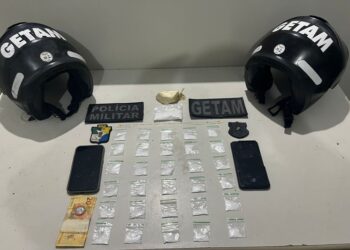 PM prende dupla por suspeita de tráfico de drogas no Bairro Ponto Novo