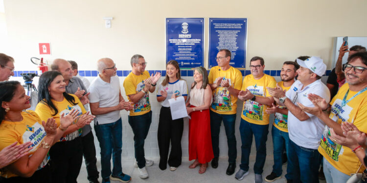 Governo de Sergipe entrega reforma do Centro de Excelência João Dias Guimarães em São Francisco