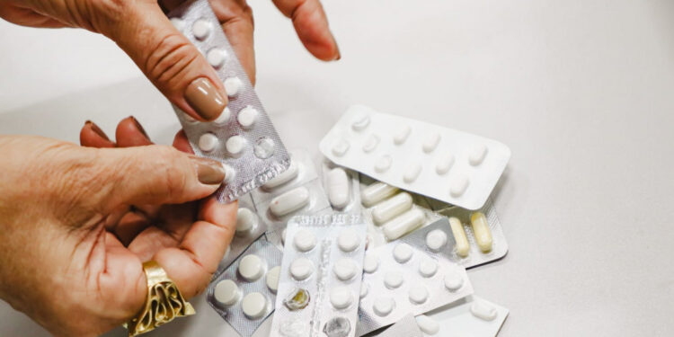 Secretaria de Estado da Saúde alerta sobre os perigos da automedicação