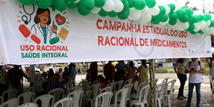 SES promove orientação e prevenção em ação alusiva sobre o uso racional de medicamentos