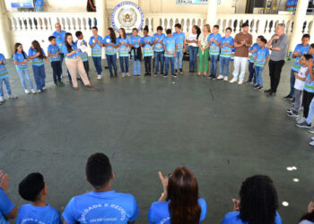 Colégio Estadual Professor Valnir Chagas mobiliza comunidade escolar para a Conferência Nacional Infantojuvenil pelo Meio Ambiente