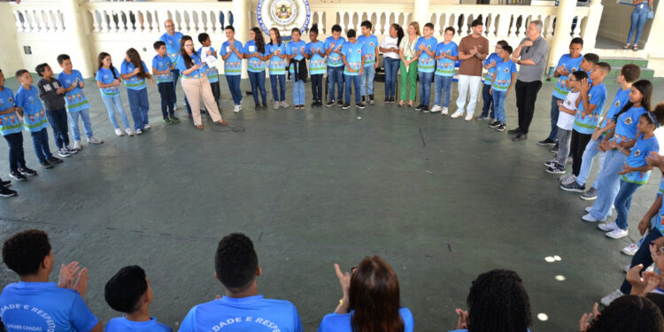 Colégio Estadual Professor Valnir Chagas mobiliza comunidade escolar para a Conferência Nacional Infantojuvenil pelo Meio Ambiente