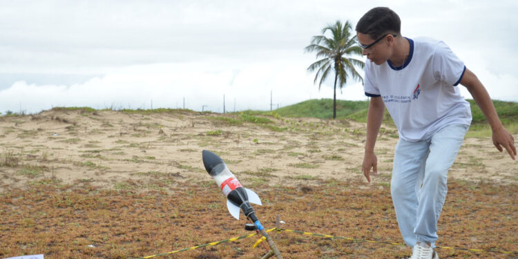 Terceira edição da Olimpíada Dom Luciano de Foguetes contou com mais de 450 alunos
