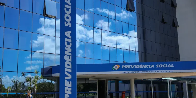 PF cumpre em Sergipe mandados contra suspeitos de fraude no INSS