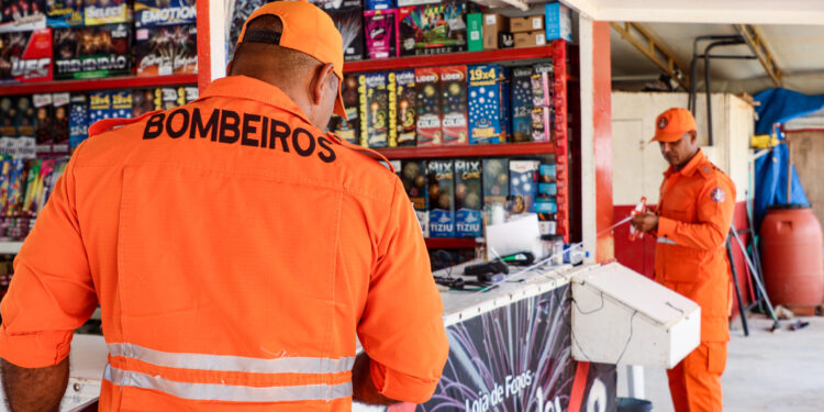CBMSE reforça fiscalizações para identificar pontos de venda clandestina de fogos de artifício