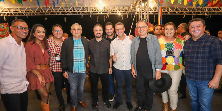 Governador prestigia Forró Caju na capital
