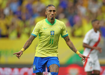 Entenda por que Raphinha está fora de estreia da seleção brasileira, sob comando de Ancelotti