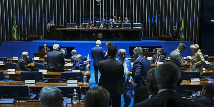 Senado aprova projeto que torna homicídio em escola crime hediondo