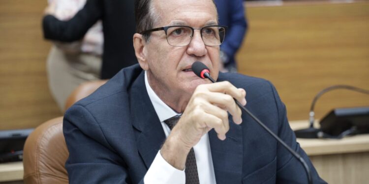 Adailton Martins critica atraso nas obras da BR-101 Norte