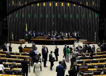 Congresso pode ter sessão conjunta na terça e instalar CPMI do INSS