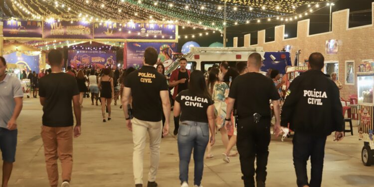 Polícia Civil detalha crimes de importunação e assédio sexual para reforçar importância da denúncia durante o período junino