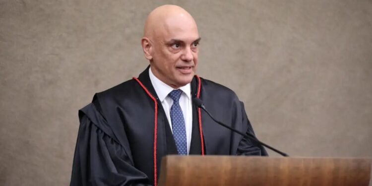 Moraes vota para condenar líder de acampamento do 8 de janeiro a 14 anos de prisão