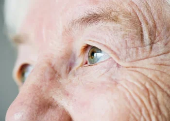 Pacientes com diabetes têm mais chances de desenvolver doenças da retina, alerta especialista