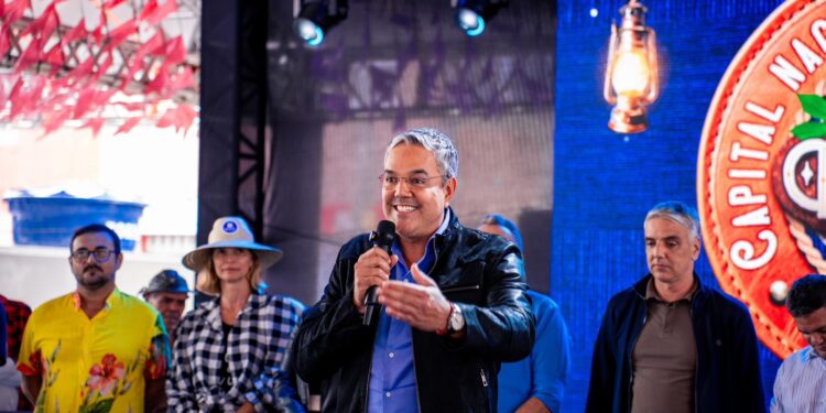 Prefeito Sérgio Reis abre oficialmente o Festival da Mandioca com o Seminário do Gado e do Couro