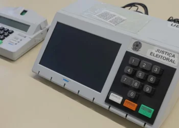 Pesquisa Datafolha mostra que 57% se dizem a favor de permitir reeleição