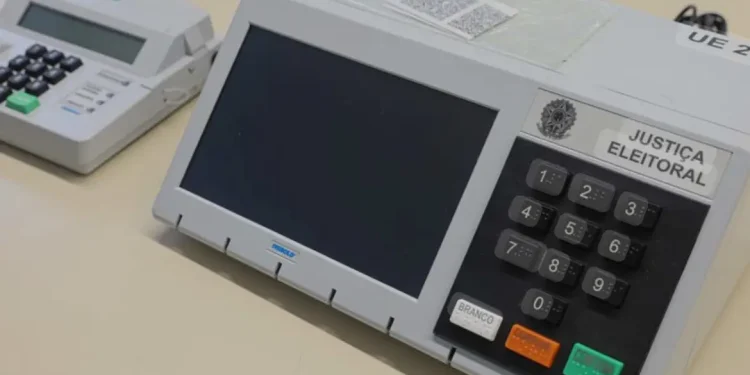 Pesquisa Datafolha mostra que 57% se dizem a favor de permitir reeleição