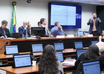 Mudança no Imposto de Renda pode provocar perda bilionária para municípios, alerta entidade