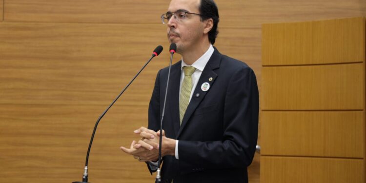 Deputado Georgeo Passos alerta para possível aumento na conta de água em Sergipe