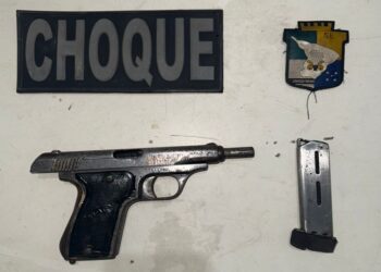 PM prende homem por porte ilegal após denúncia de moradores em São Cristóvão