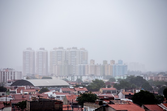 Alerta de chuvas intensas em Sergipe é prorrogado até terça-feira