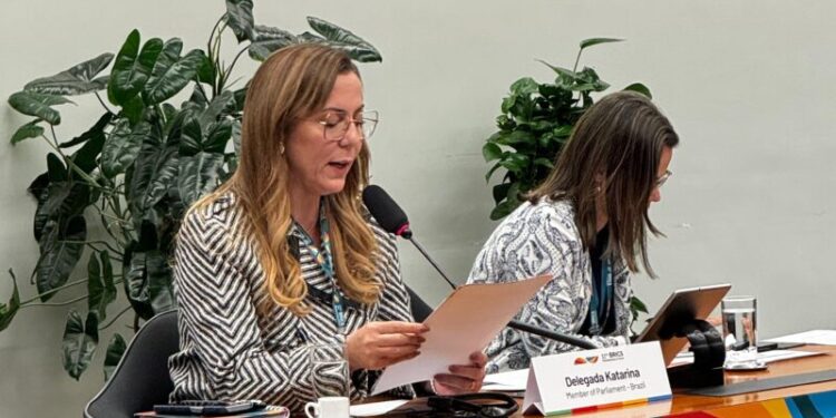 Delegada Katarina preside sessão de trabalho da Reunião de Mulheres Parlamentares do BRICS